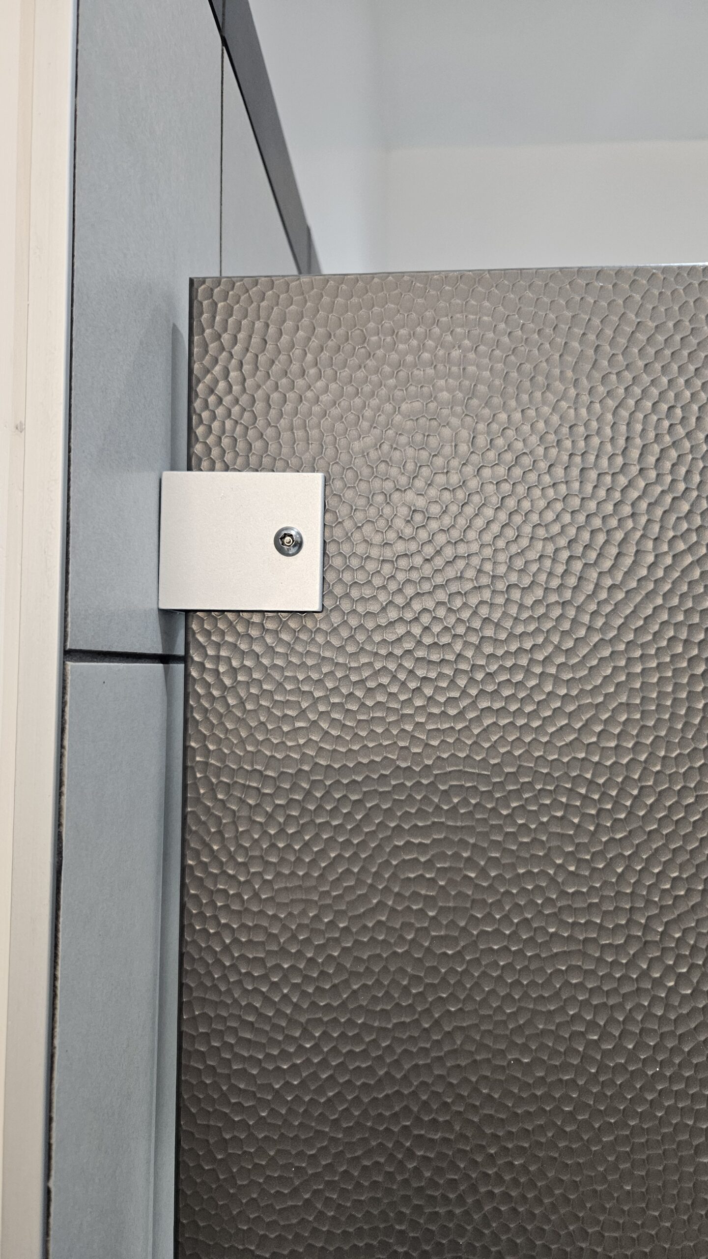 Commercial Bathroom Partitions - Clear Choice Glass & Specialties Orlando